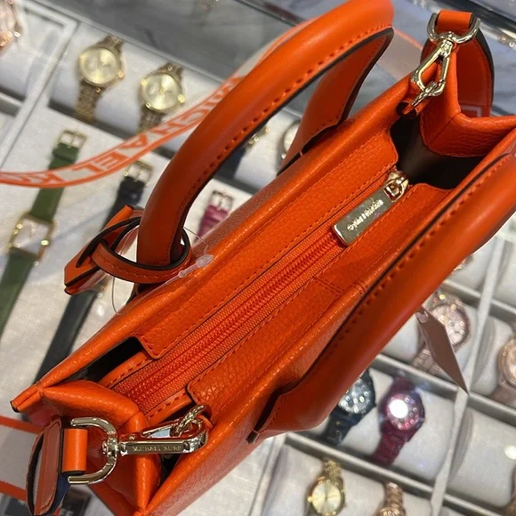 MICHAEL KORS
Mirella Small Pebbled Leather Crossbody Bag Tote
Poppy
NWT - Picture 9 of 16